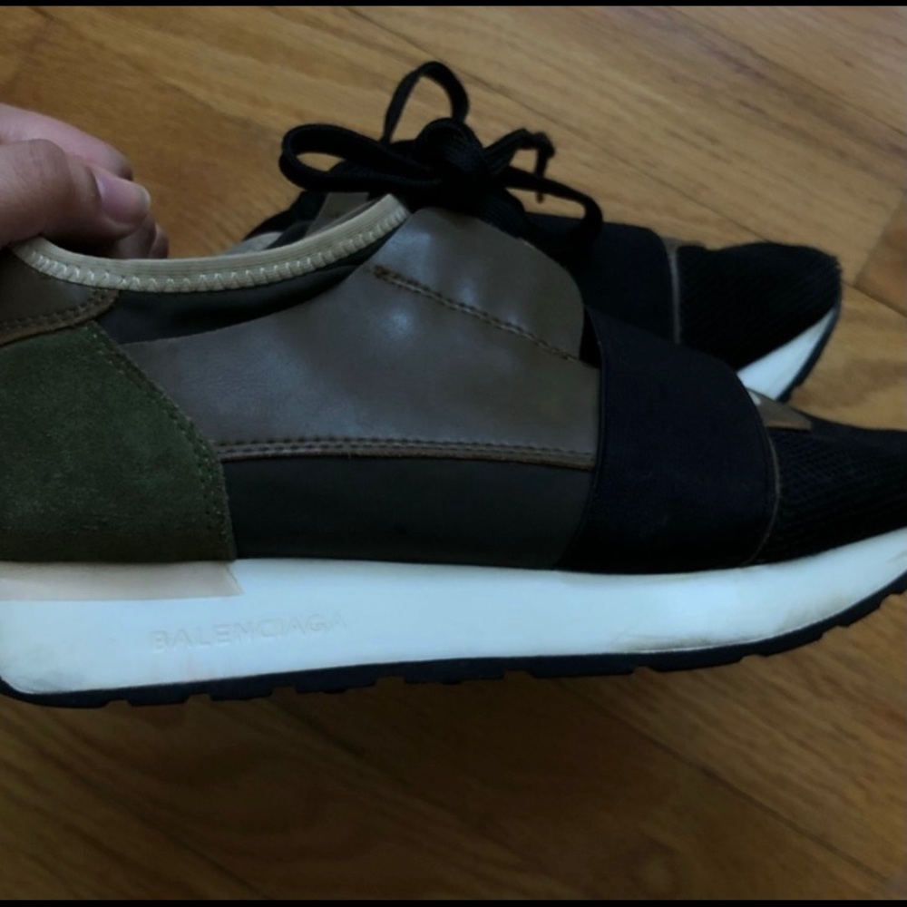 BALENCIAGA Trainers 💯 Authentic - Picture 3 of 8